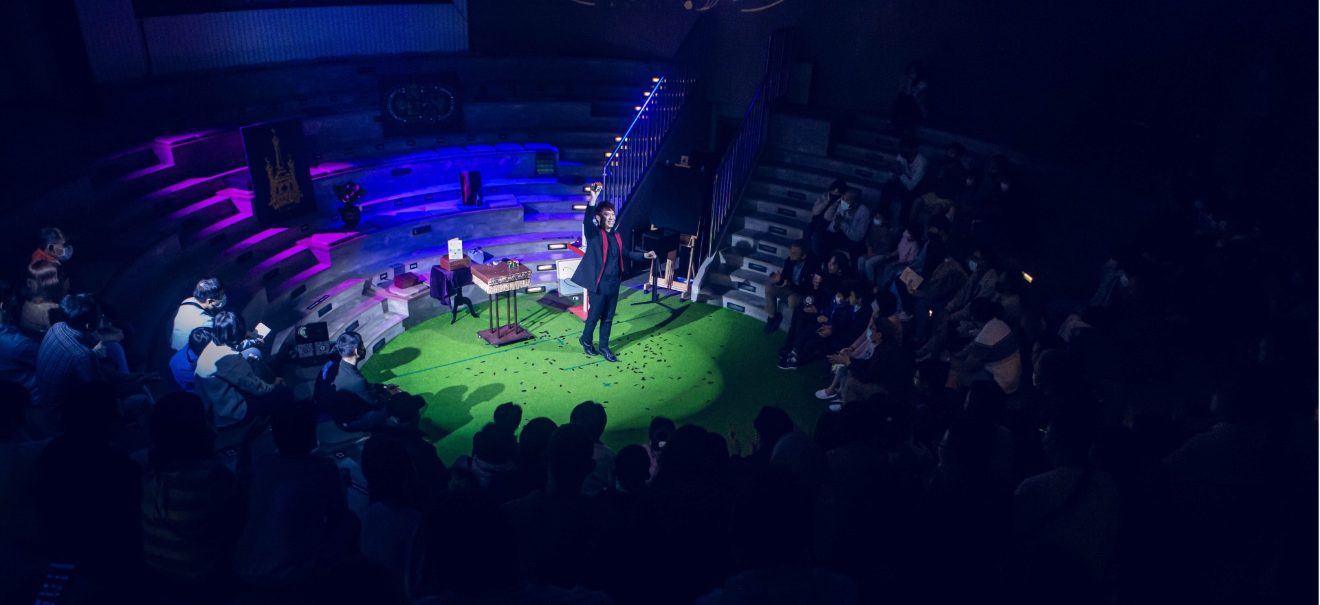 Home 魔術表演 魔術師 林坤毅